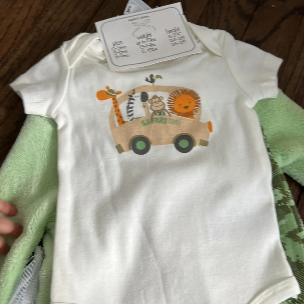 NWT - 6 Piece Set 3-6M Green And Camo
